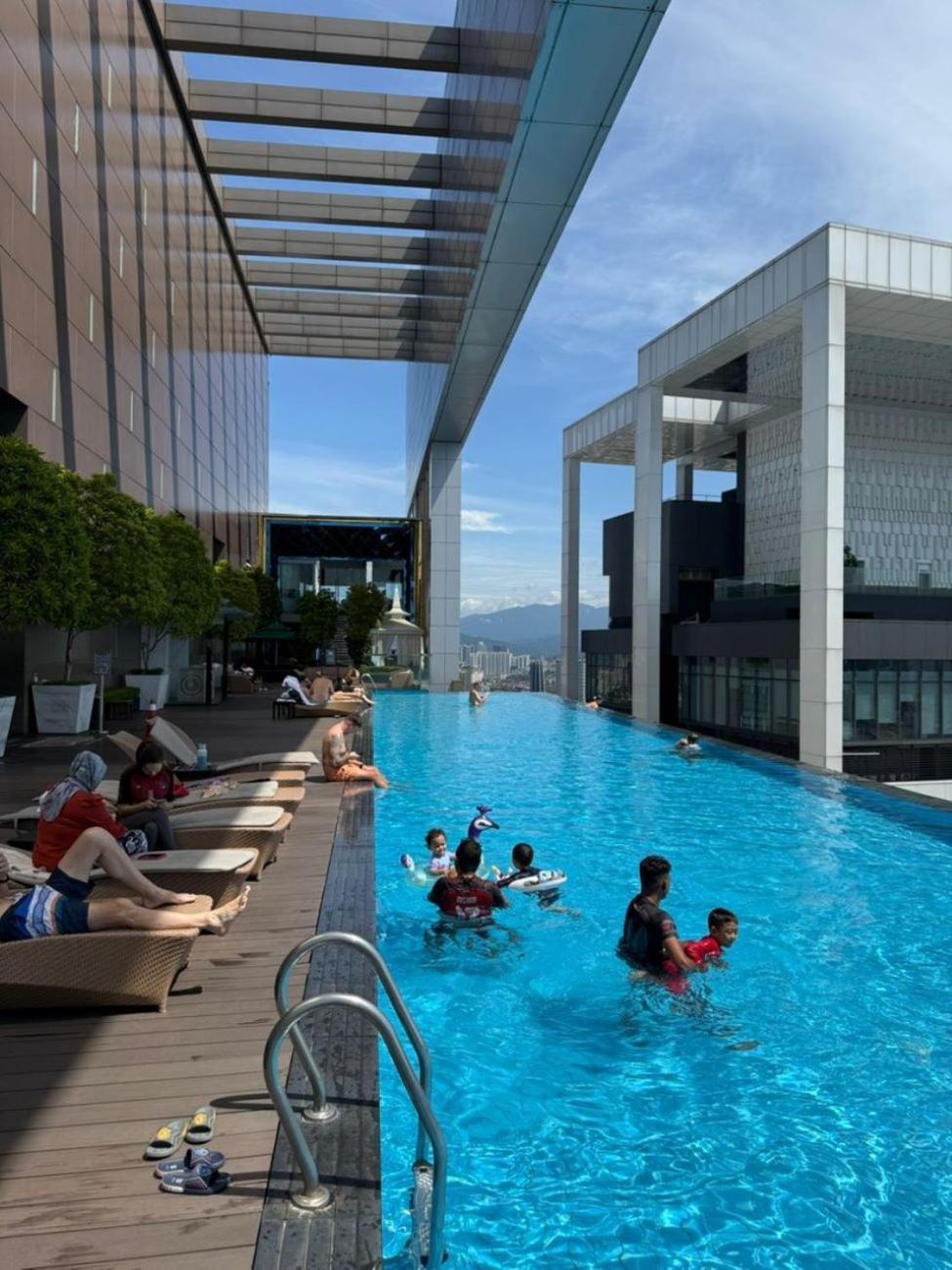 The Platinum Klcc By Comfort Suites Kuala Lumpur Exterior photo